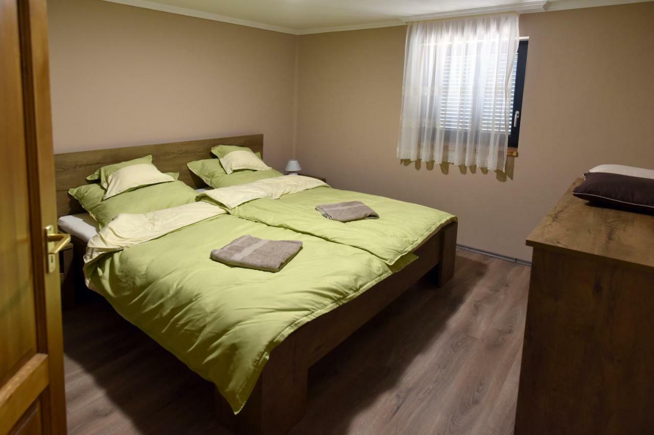 Siraly Apartman Hajdúnánás Exteriér fotografie