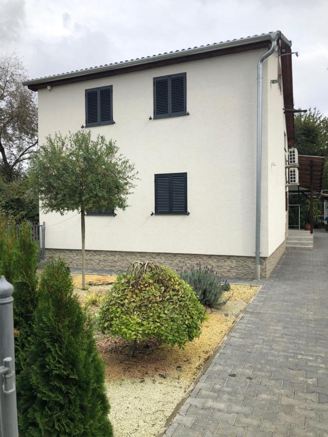 Siraly Apartman Hajdúnánás Exteriér fotografie